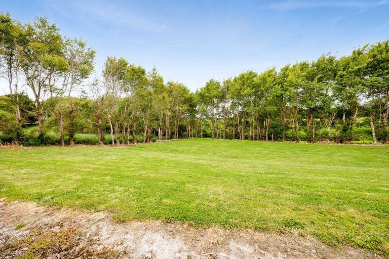 Photo of property in 2 Pikituroa Road, Normanby, Hawera, 4675