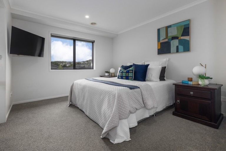 Photo of property in 28 Mooring Close, Whitby, Porirua, 5024