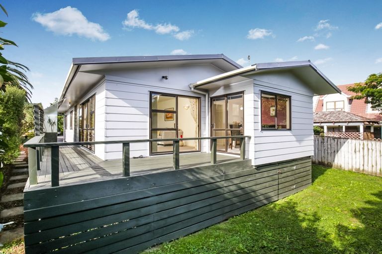 Photo of property in 2/36 Takapu Street, Henderson, Auckland, 0612