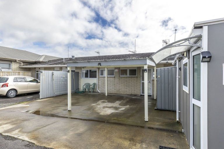 Photo of property in 2/220 Coronation Avenue, Welbourn, New Plymouth, 4310