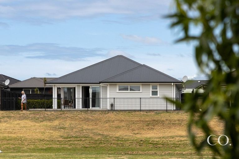 Photo of property in 5 Jeffs Way, Papamoa Beach, Papamoa, 3118