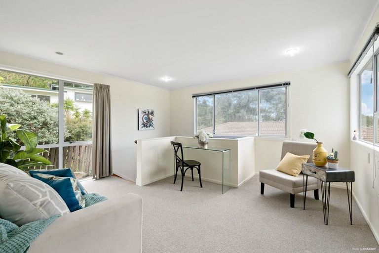 Photo of property in 22 Laser Place, Bayview, Auckland, 0629