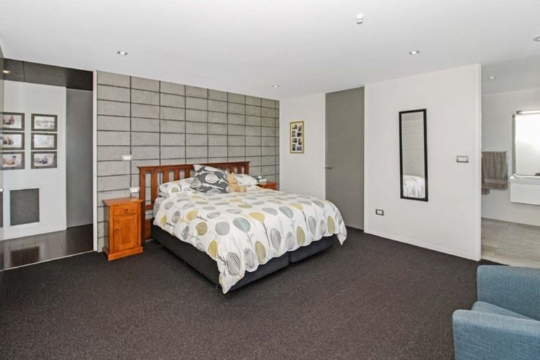 Photo of property in 42 Davies Road, Hurdon, New Plymouth, 4310