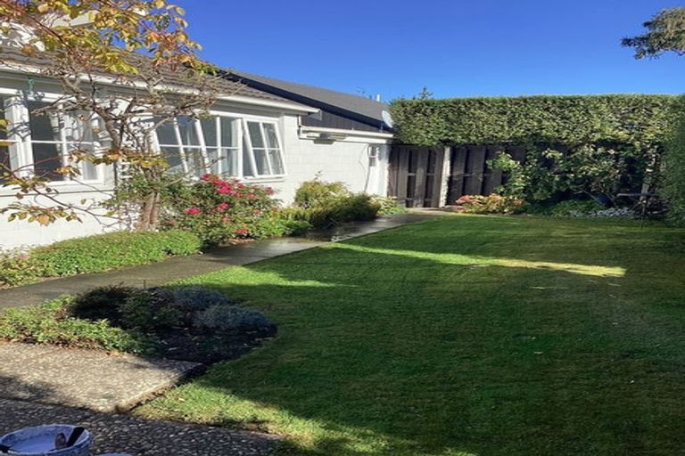 Photo of property in 1/73a Garreg Road, Bryndwr, Christchurch, 8052