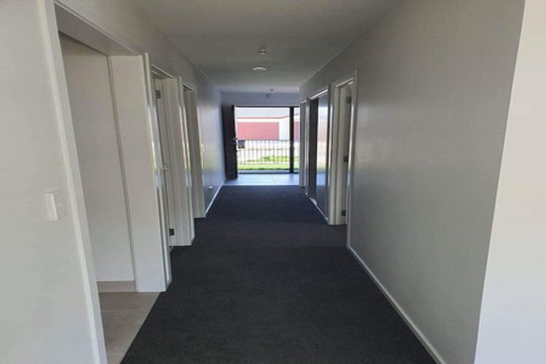 Photo of property in 3 Castlepoint Avenue, Takanini, 2110