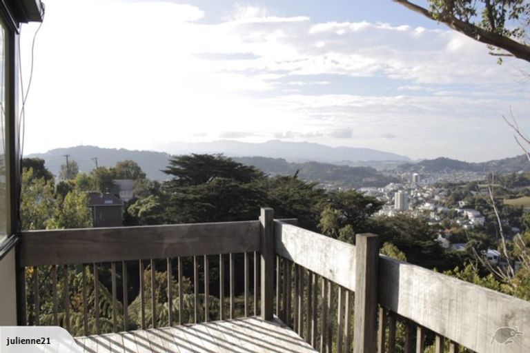 Photo of property in 21a Hadfield Terrace, Kelburn, Wellington, 6012