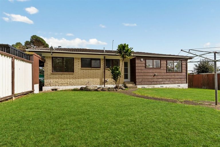 Photo of property in 1/12 Frobisher Way, Clendon Park, Auckland, 2103