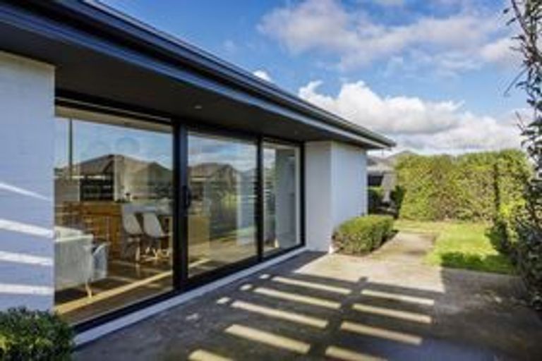 Photo of property in 24 Shillingford Boulevard, Rolleston, 7615