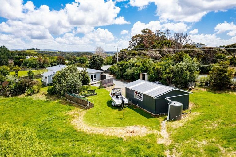 Photo of property in 1040 Cove Road, Langs Beach, Waipu, 0582