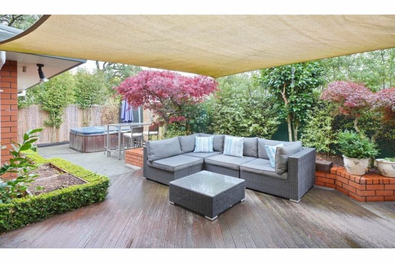 Photo of property in 97a Winters Road, Redwood, Christchurch, 8051