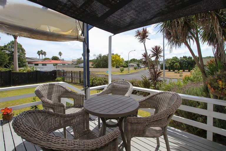 Photo of property in 46 Taihiki Road, Clarks Beach, 2122