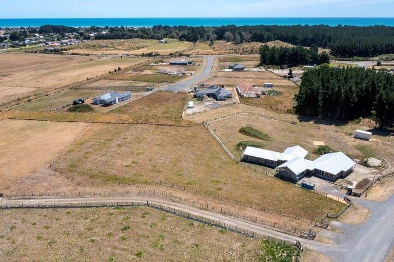 Photo of property in 16 Mowhia Grove, Waitarere, Levin, 5510