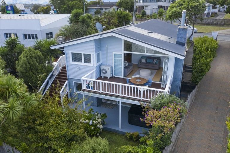 Photo of property in 1/3 Auld Street, Torbay, Auckland, 0630