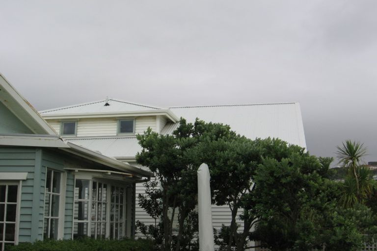 Photo of property in 7 Marine Parade, Seatoun, Wellington, 6022