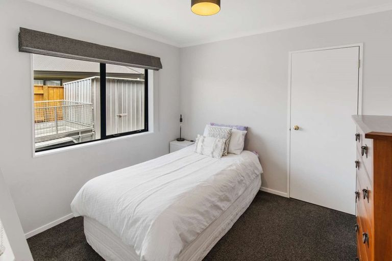Photo of property in 5 Meridian Grove, Kelvin Grove, Palmerston North, 4414