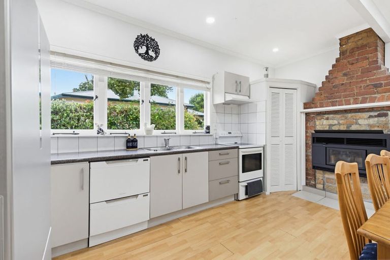 Photo of property in 6 Hull Road, Waiuku, 2123