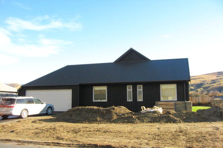 Photo of property in 31 Lochnagar Drive, Lake Hayes, Queenstown, 9304