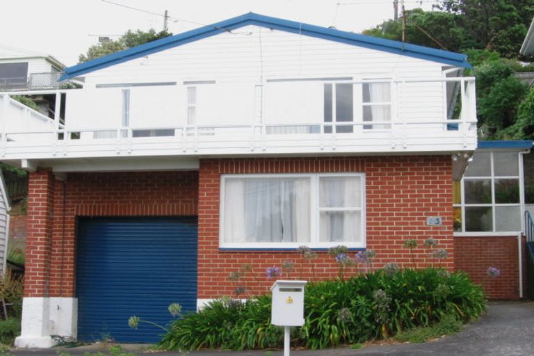 Photo of property in 13 Knoll Street, Island Bay, Wellington, 6023