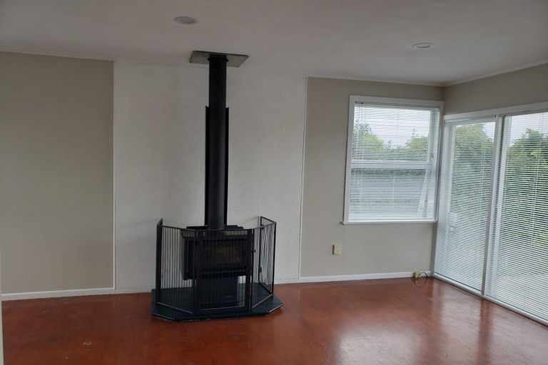 Photo of property in 21 Tairere Crescent, Rosehill, Papakura, 2113