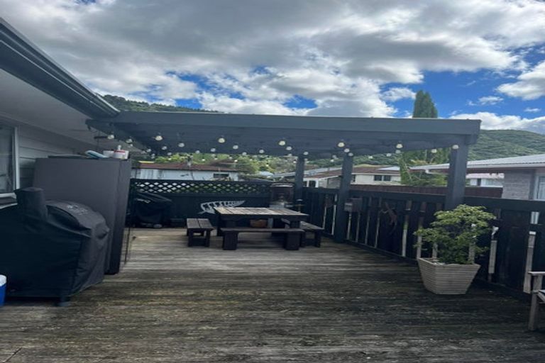 Photo of property in 4 Harvard Grove, Totara Park, Upper Hutt, 5018