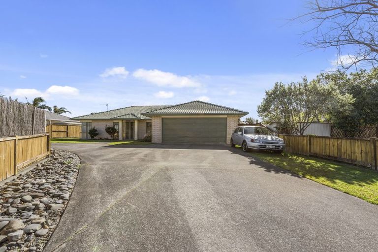 Photo of property in 8 Beachlands Place, Papamoa Beach, Papamoa, 3118