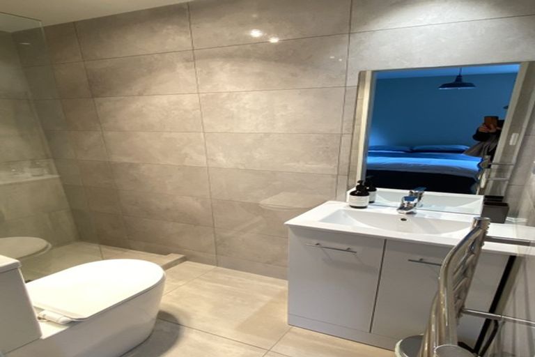 Photo of property in 34 Sandown Road, Rothesay Bay, Auckland, 0630