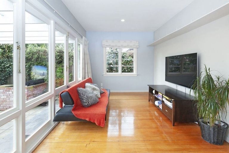 Photo of property in 73 Saint Albans Street, St Albans, Christchurch, 8014