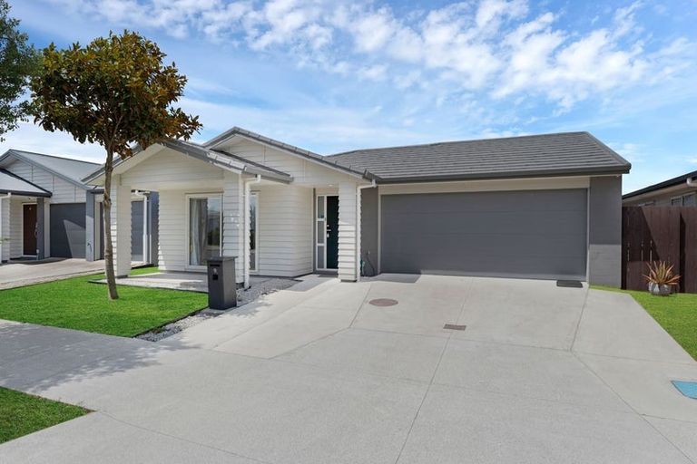 Photo of property in 9 Rere Close, Takanini, 2112