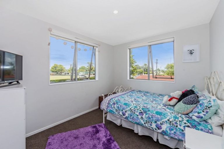 Photo of property in 83 Riverside Road, Orewa, 0931