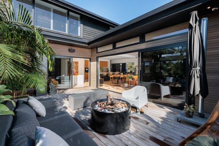 Photo of property in 210 Oceanbeach Road, Mount Maunganui, 3116