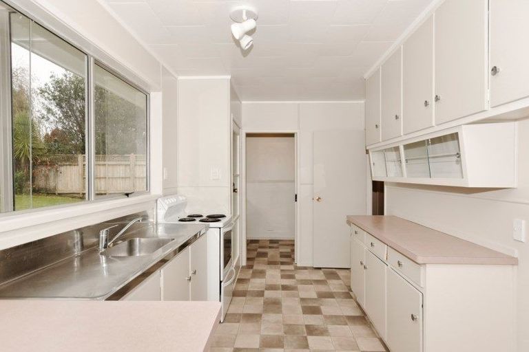 Photo of property in 19 Helleur Road, Massey, Auckland, 0614