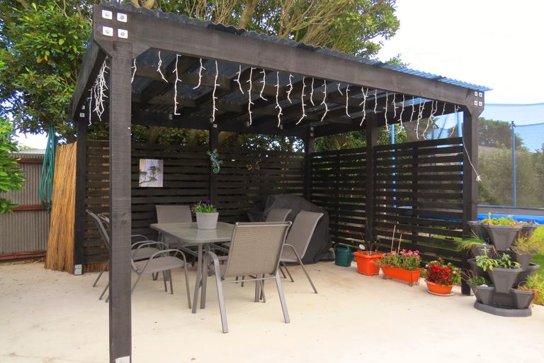 Photo of property in 10 Montague Street, Islington, Christchurch, 8042