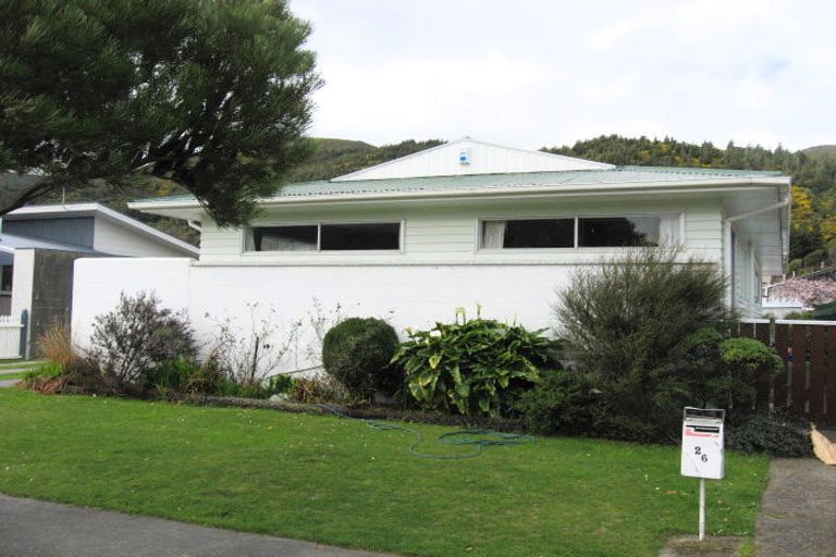 Photo of property in 26 Berkeley Road, Wainuiomata, Lower Hutt, 5014