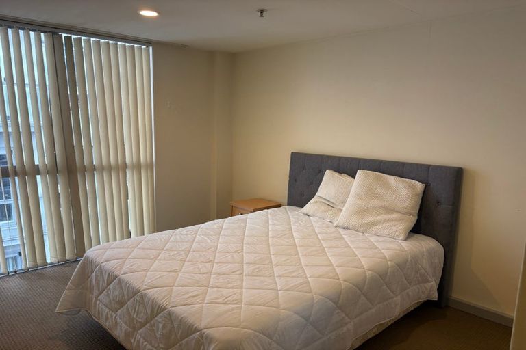 Photo of property in Terrace Heights Apartments, 2/163p The Terrace, Wellington Central, Wellington, 6011