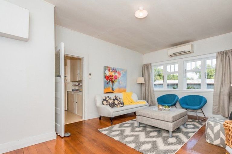 Photo of property in 1-2/6a Pohutukawa Street, Woburn, Lower Hutt, 5010