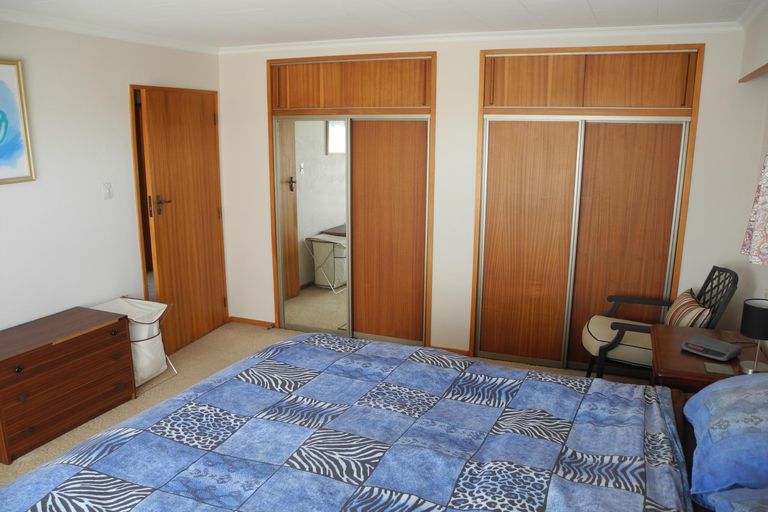 Photo of property in 12 Timaru Road, Waimate, 7924