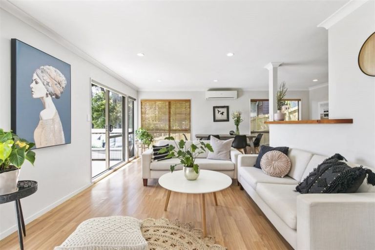 Photo of property in 4/145 Mokoia Road, Birkenhead, Auckland, 0626