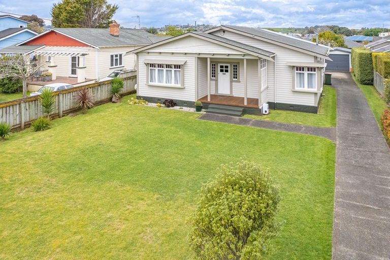 Photo of property in 7 Godwin Crescent, College Estate, Whanganui, 4500