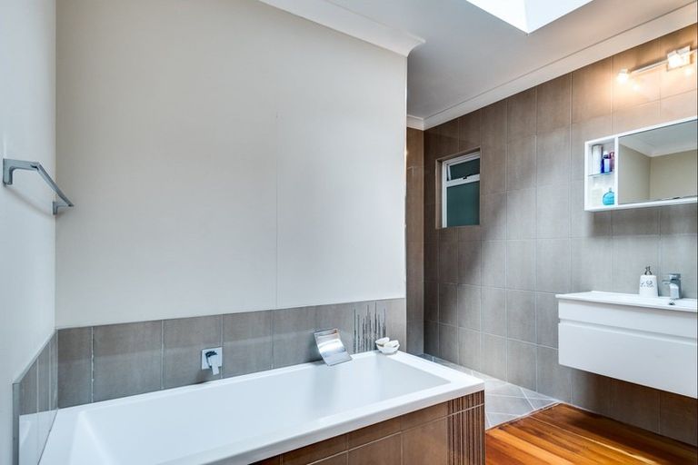 Photo of property in 74 Mchardy Street, Havelock North, 4130