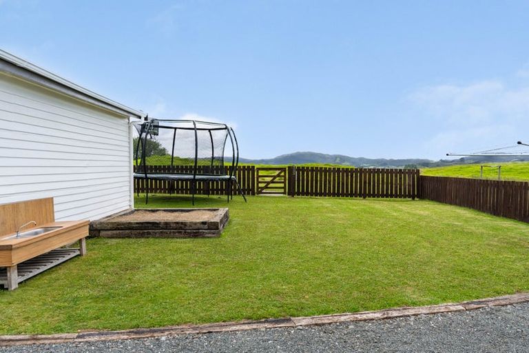 Photo of property in 28 Bickerstaffe Road, Maungaturoto, 0520