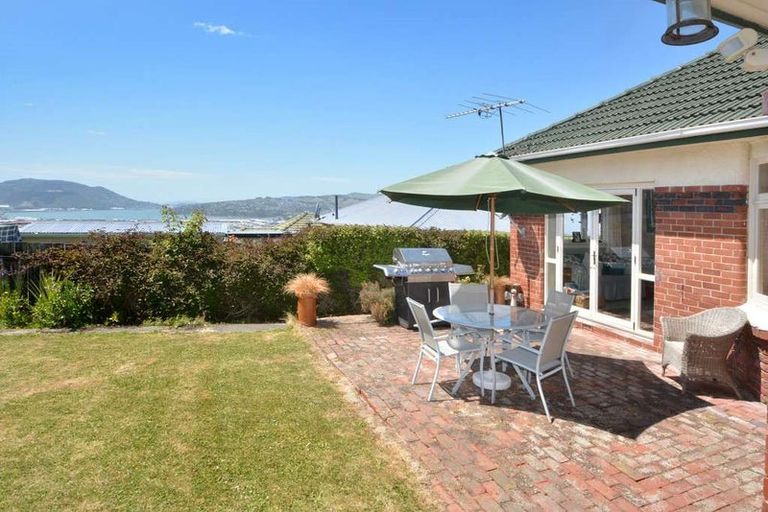 Photo of property in 64 Middleton Road, Kew, Dunedin, 9012