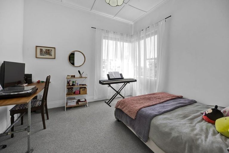 Photo of property in 9 Preston Street, Eltham, 4322