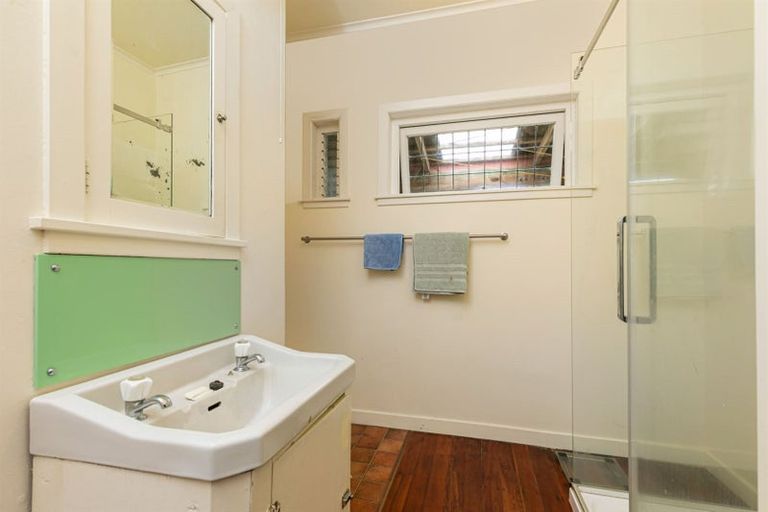 Photo of property in 45 Rock Isle Road, Torbay, Auckland, 0630