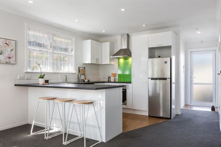 Photo of property in 51 Kapiti Crescent, Titahi Bay, Porirua, 5022