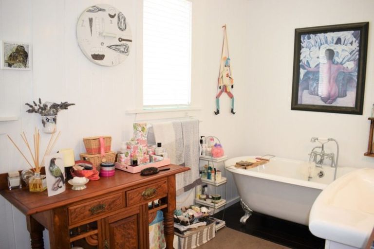 Photo of property in 19 Bell Street, Otaki, 5512