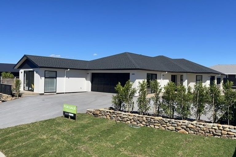 Photo of property in 16 Awatea Drive, Whitianga, 3510