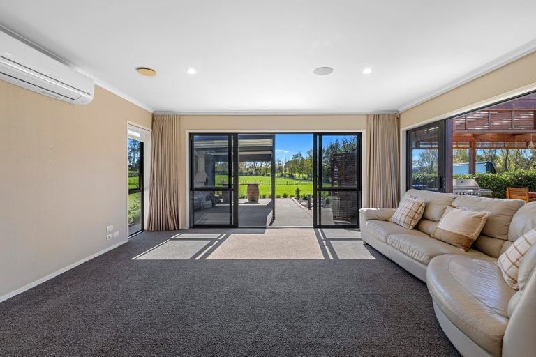 Photo of property in 34 Arone Way, Wainui, 0994