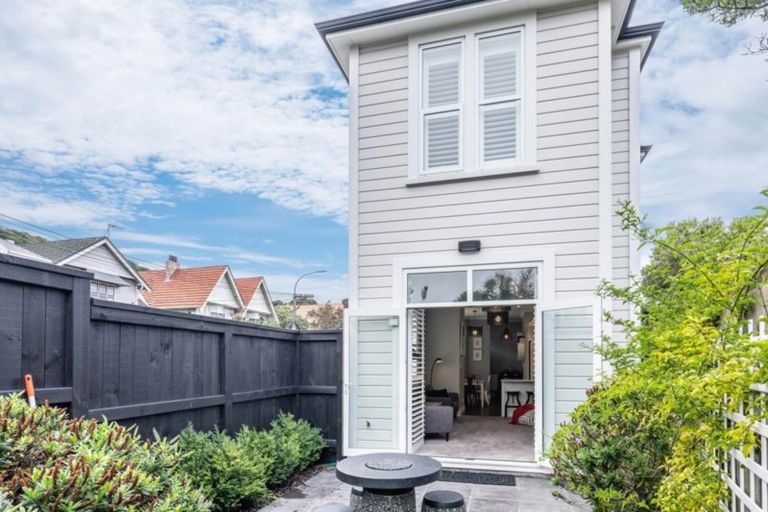 Photo of property in 53 Tinakori Road, Thorndon, Wellington, 6011