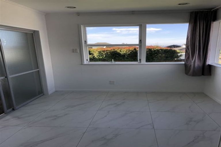 Photo of property in 169 Hobsonville Road, West Harbour, Auckland, 0618