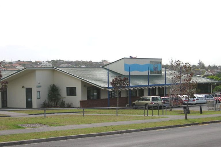 Photo of property in 103 Marina View Drive, West Harbour, Auckland, 0618